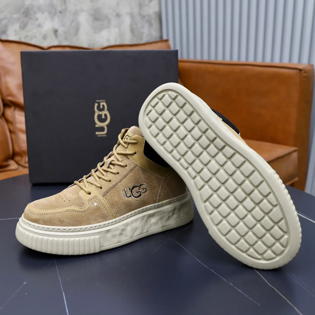 Ex-factory price: 620💰Thick wool imported from Australia Brand: UGG genuine purchase Size: 39-44 Grade: Official website 1:1 Material: First layer of genuine leather waterproof and antifreeze upper Real wool lining Original non-slip soft wear-resistant outsole Style category: Men's casual shoes Trendy style Comfortable on the feet Color: Official website color synchronization